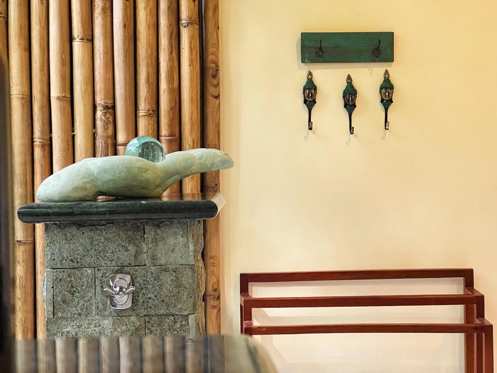 Rascals Hotel - Adults Only Kuta  الغرفة الصورة