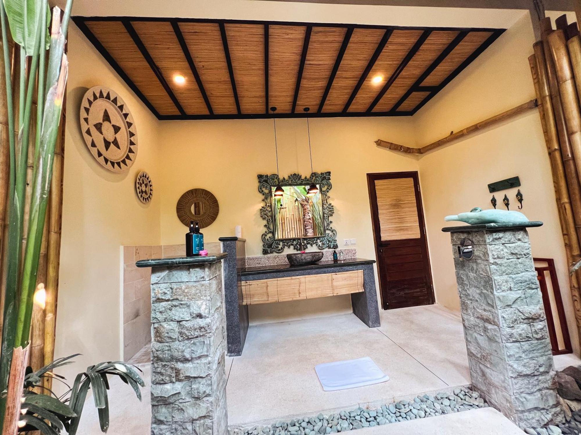 Rascals Hotel - Adults Only Kuta  الغرفة الصورة